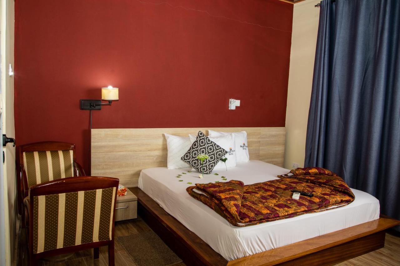 Grand Star Hotel North Legon Eksteriør billede