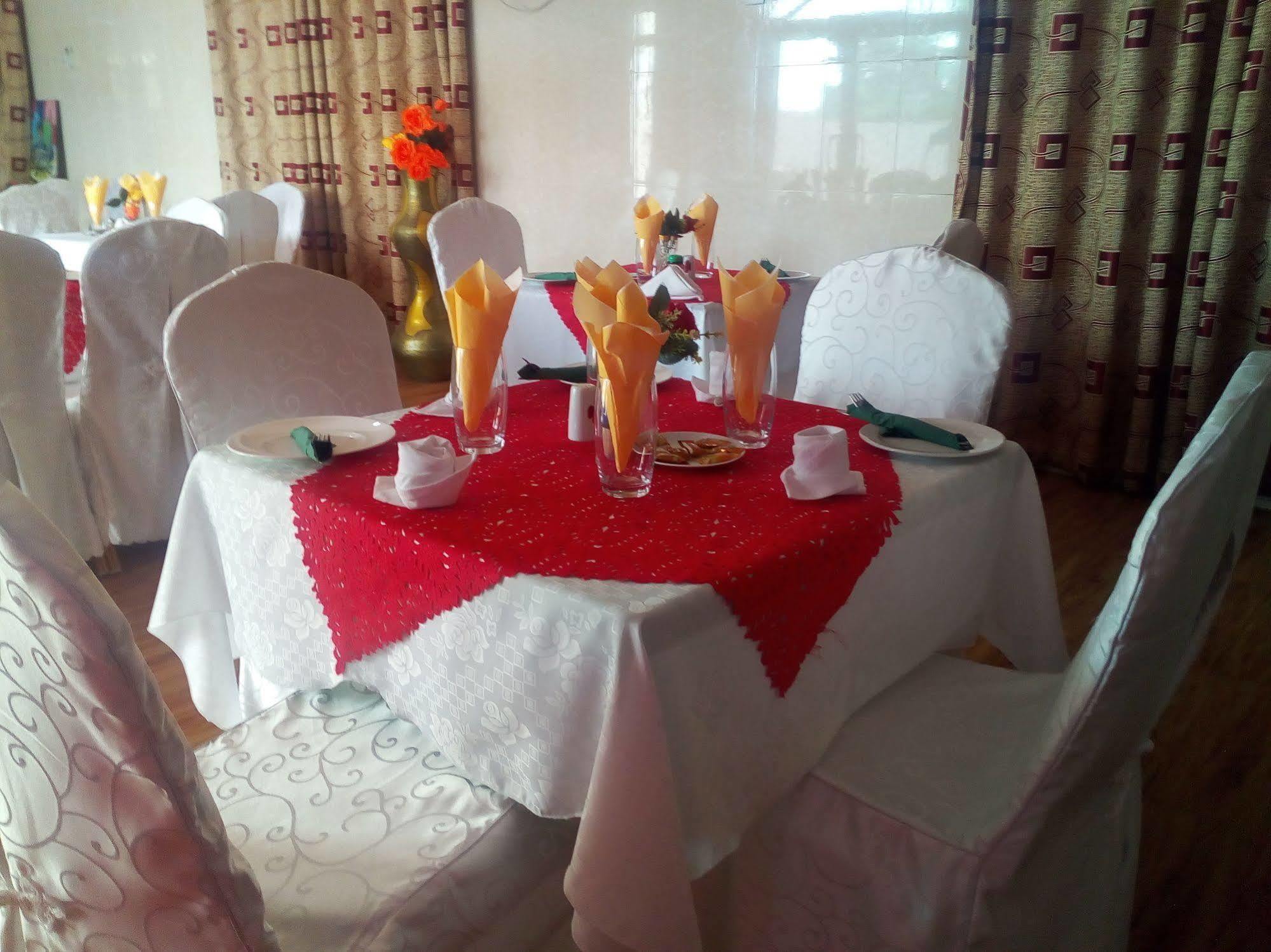 Grand Star Hotel North Legon Eksteriør billede