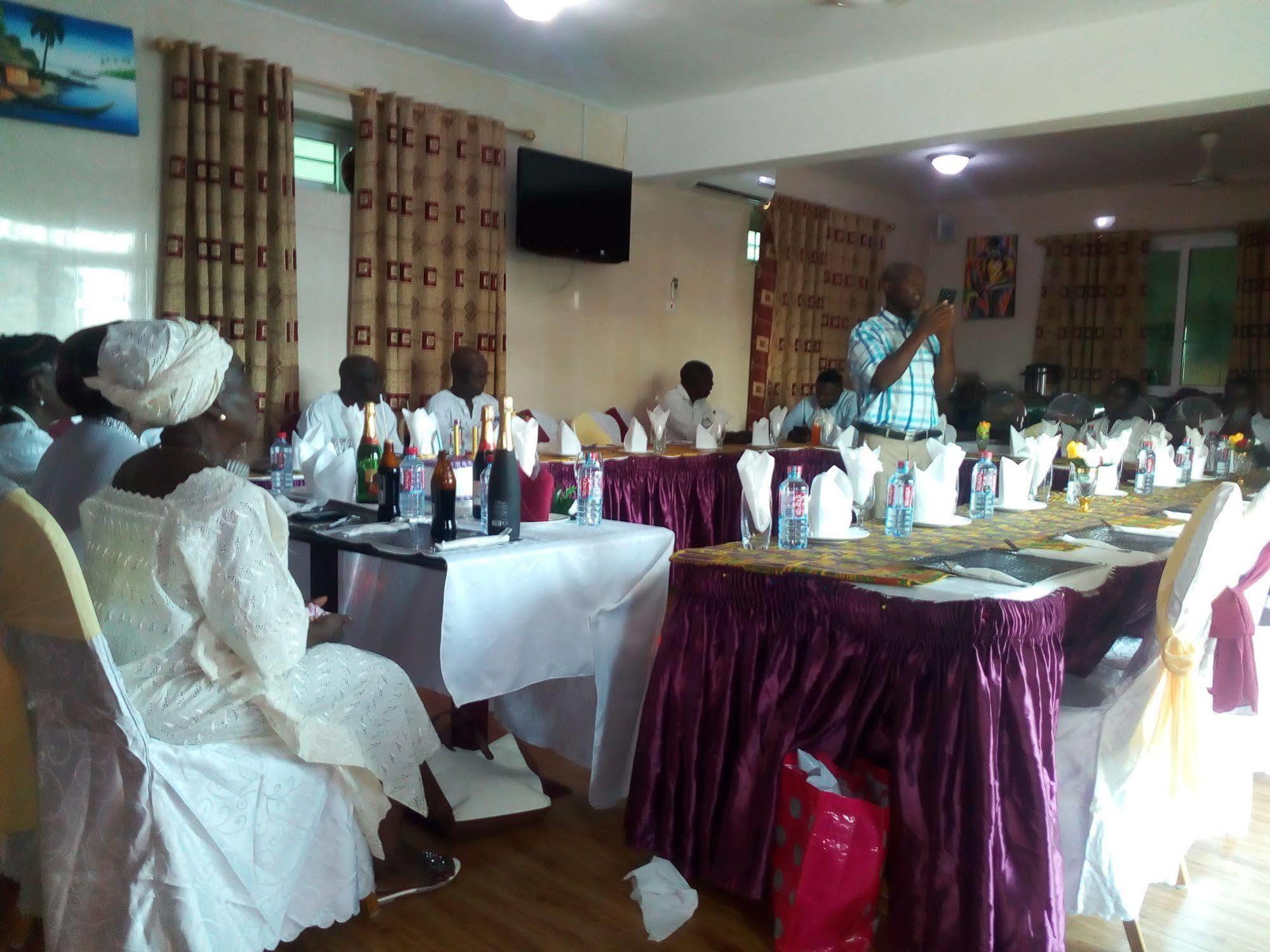 Grand Star Hotel North Legon Eksteriør billede