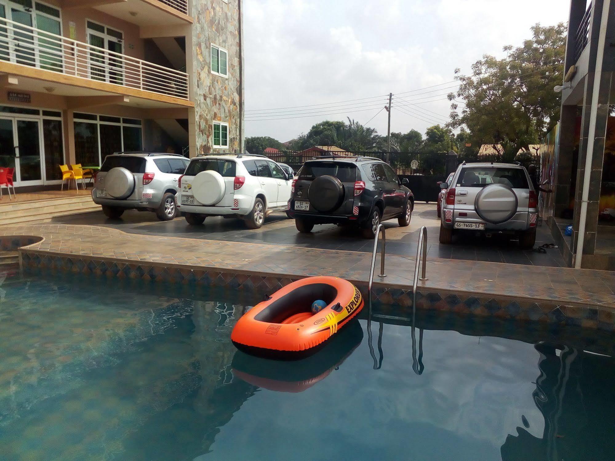 Grand Star Hotel North Legon Eksteriør billede