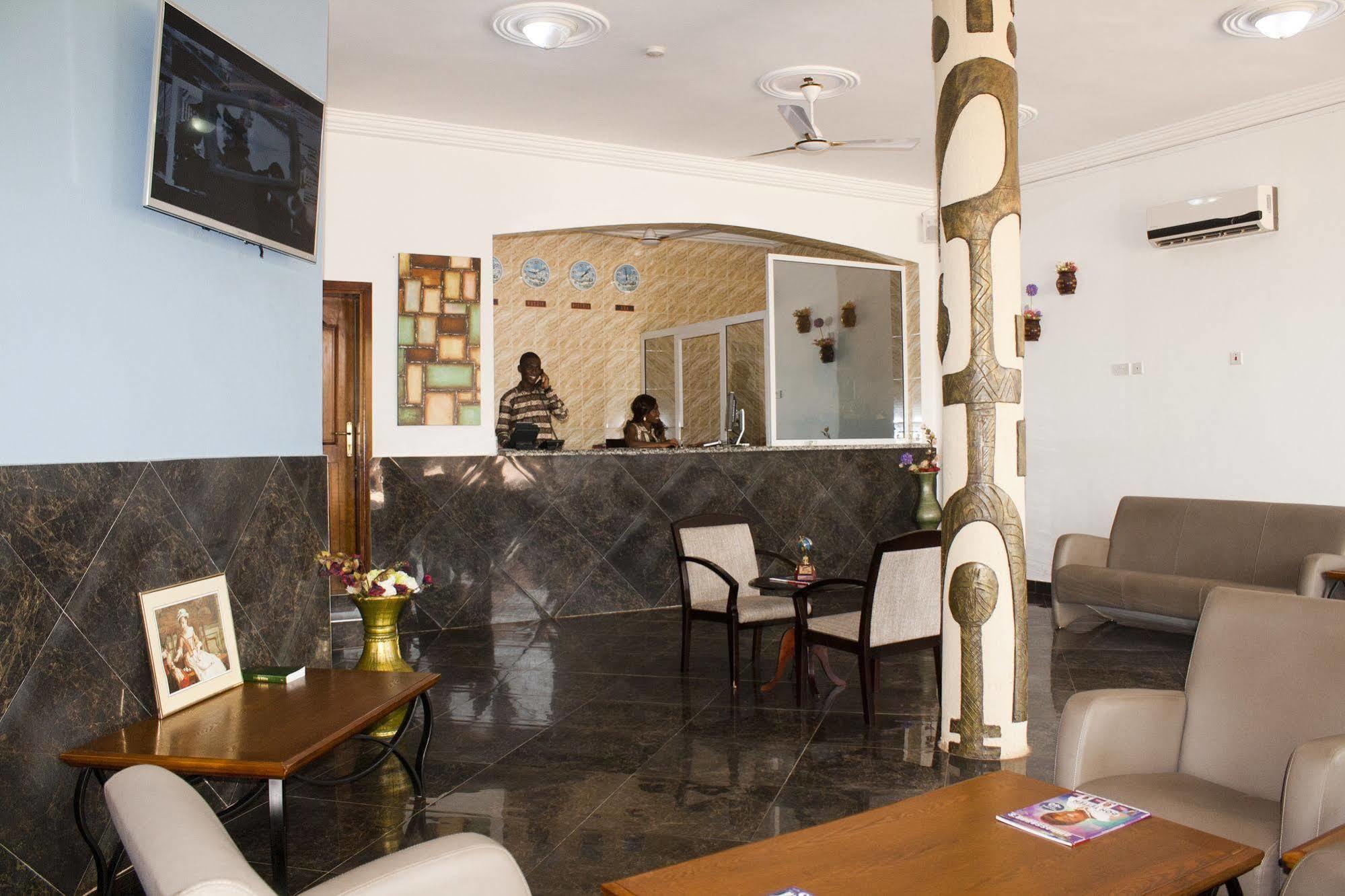 Grand Star Hotel North Legon Eksteriør billede