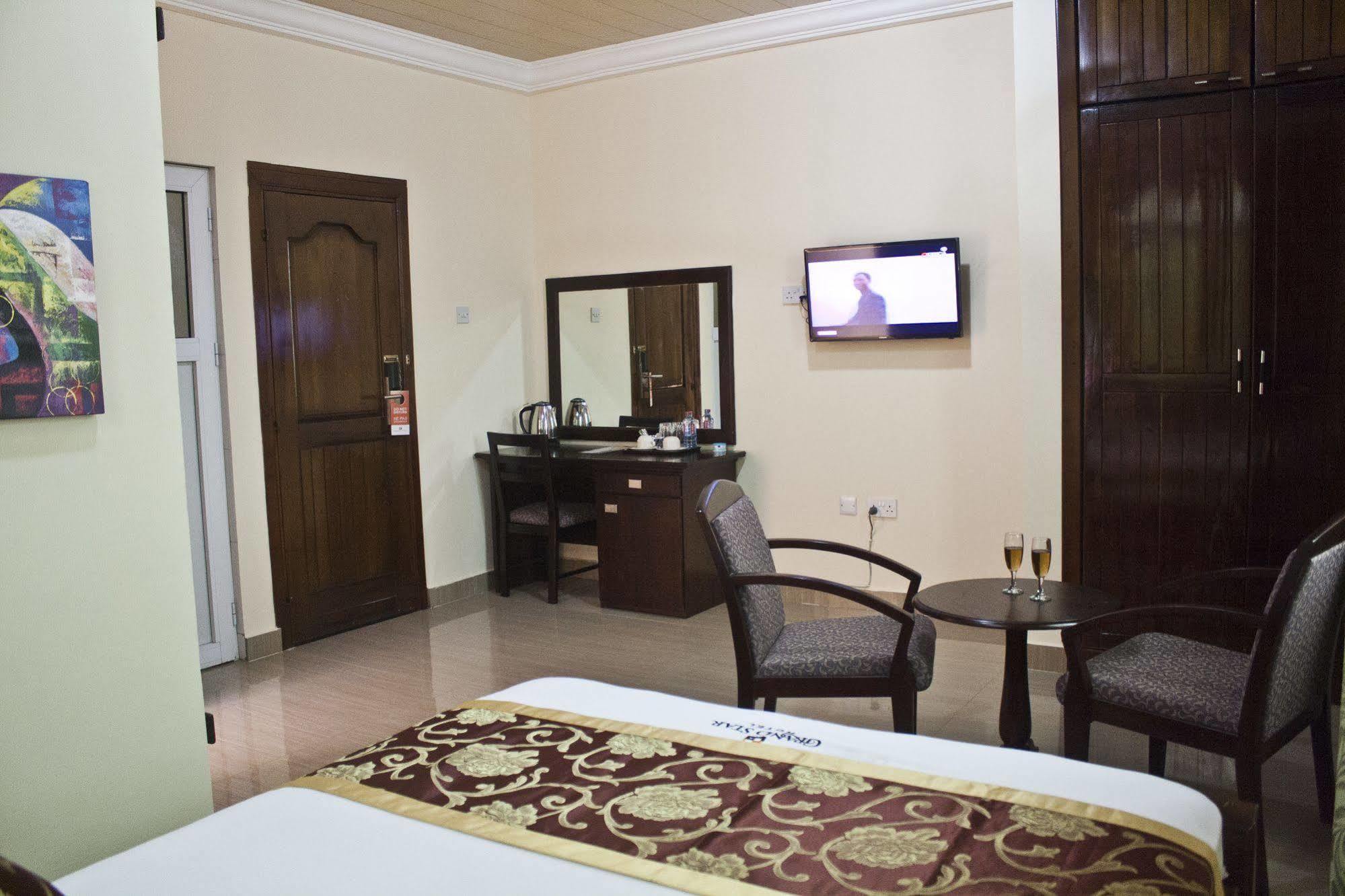 Grand Star Hotel North Legon Eksteriør billede