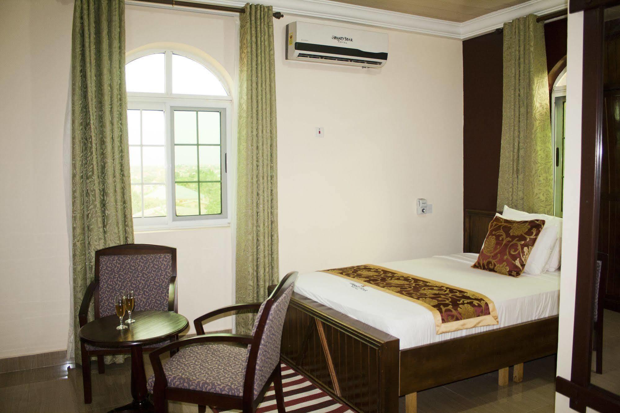 Grand Star Hotel North Legon Eksteriør billede
